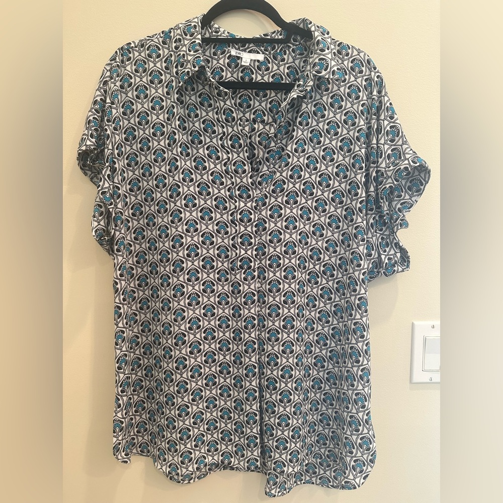 DR2 Short Sleeve Blouse (Size L)